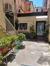 The Casetta in the Courtyard - Image 4