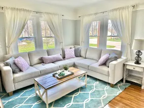 Happy Bungalow. Historic, Cozy, Walk to Town! - Image 2