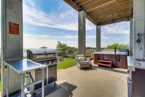 Lakefront NOLA Home w/ Hot Tub & Views! - Image 2