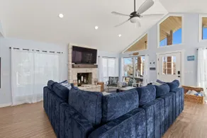 Pelican Estates Lake House in gated community. - Image 4