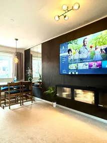 2 bedroom house near centre and private parking - Image 2