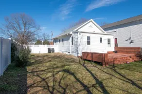 Bright Bungalow - Kid and Pet friendly with a Yard - Image 2