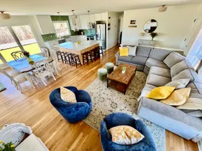 Country retreat w. mountain views + river access - Image 2