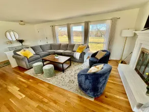 Country retreat w. mountain views + river access - Image 5