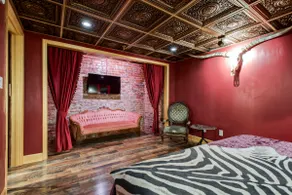 1-OF-A-KIND! Downtown Speakeasy-Style 2-Bedroom! - Image 5