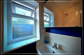 Flat with free Parking in Cheltenham - Image 5