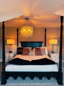 Central | Spacious Penthouse | Stunning Views - Image 4