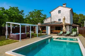 Luxury Villa, Wonderful Pool with a Whirlpool. - Image 3