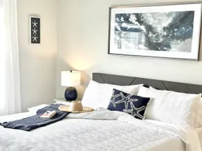 Baby friendly, walk to pool and bakery town home - Image 3