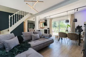 Maison du Bonheur avec Rivière & Spa, 4 chambres & 2 SDB - Image 5