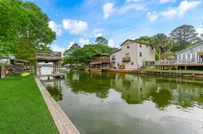 Cedar Lakehouse on Shadow Bay - Image 3