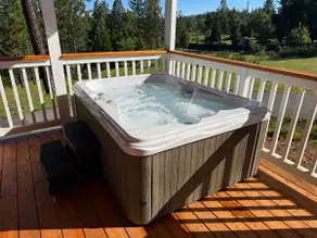 *White Buffalo* A Modern Farmhouse with Hot Tub - Image 3