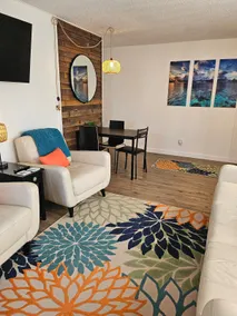 Beach Bum Bungalow - Image 2