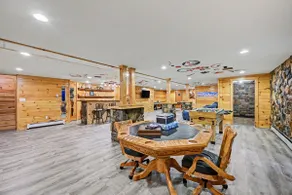 Sleeps 30-(2) houses 11 BR 6.5 BA Pickleball WIFI! - Image 4