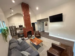 Splendid Northside Home - Image 2