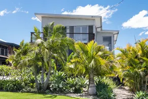Beachside Bliss just for 2 with pool & sea views - Image 3