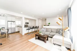 Upscale 2BR Home Near DT: Fast wifi + Free parking - Image 2