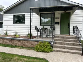 Second to none- modern home! - Image 2