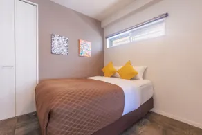 Entire hotel floor for guests only, 3 minutes to American Village, 2 free parking spaces - Image 2