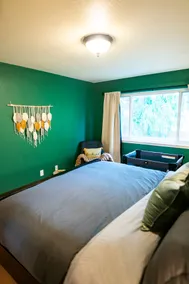 Cozy CO Casa: Eco & Pet Friendly—Sleeps up to 8 - Image 4