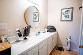 Cozy CO Casa: Eco & Pet Friendly—Sleeps up to 8 - Image 5