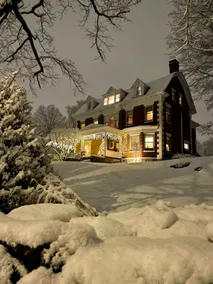 At Home on the Hudson - Image 2