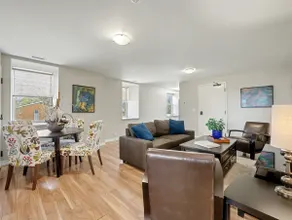 Full Apartment w/ 2 Bedrooms (301) - Image 5