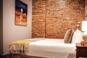 Amish Country Boutique Loft · Soaking Tub, 2BR - Image 4
