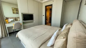 1 Bedroom Luxury Penthouse Catamaran City View - Image 4