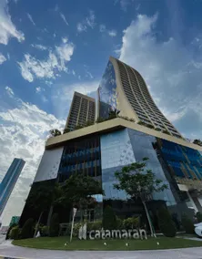 1 Bedroom Luxury Penthouse Catamaran City View - Image 5