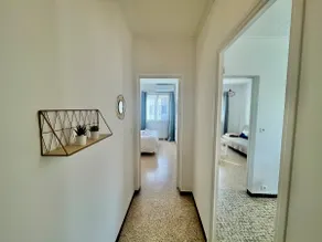 Bright apartment for a pleasant stay in Hyères - Image 2