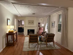 Cozy Farm Cottage - Image 4