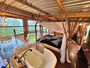 Sakura Refuge_Hut/ofuro and private waterfall - Image 5