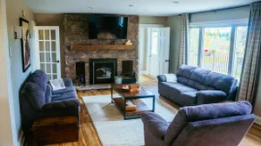 Peaceful Farmhouse - Hot Tub, BBQ 10 min fr Truro - Image 2