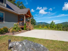 Blue Sky Cabin in Jefferson NC - Hot Tub, Firepit, Axe throwing, and more! - Image 3