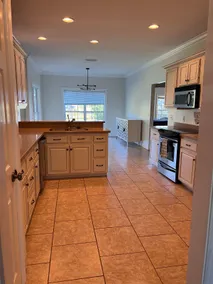 3 BDRM home on the Lake - Image 4
