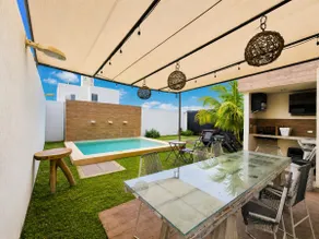 Double-height loft with pool 6 min from airport - Image 2