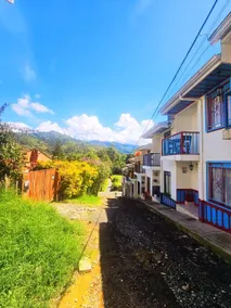Stay #107 – Private, Balcony with Mountain View - Image 5