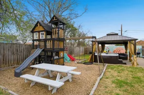 Cedar & Thyme - Hot Tub+ Near Downtown - Image 2