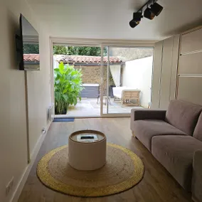 Unique location in the heart of the city with terrace and jacuzzi - Image 3