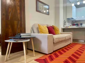 Apartment in a small courtyard house - Image 2