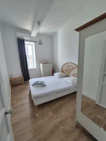 In the heart of Pélissanne – 55 m2 renovated + parking - Image 2
