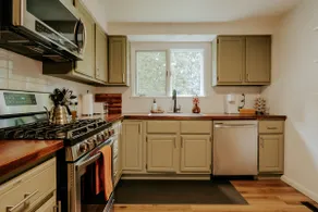Cozy A-Frame Cabin Near Frankenmuth & Bay City - Image 3