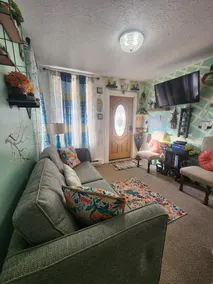 Cozy private one bedroom guest apt suite - Image 2