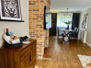 Luxury 2 Bedroom Norfolk Retreat-Private Hot Tub - Image 2