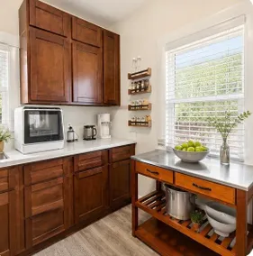 Urban Casita 2BR • Parking • Dogs • Walk 2 Transit - Image 3