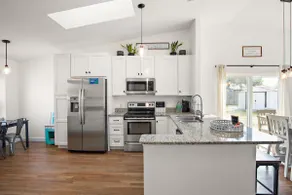 Stunning & Pristine Centrally located 3BR Home - Image 4