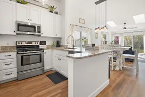 Stunning & Pristine Centrally located 3BR Home - Image 3
