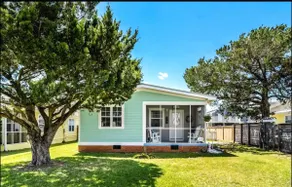 Bowers Beachy Bungalow - Image 2