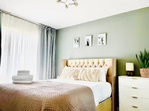 Elegant flat w/Terrace, Living Room | 5min to Tube - Image 4